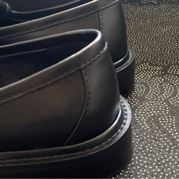 Chanel Women's Black Loafers - Picture 4 of 5